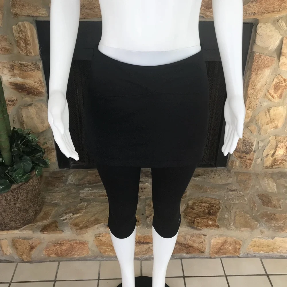 Athleta Black Cropped Skirted Leggings Sz. S - Picture 1 of 7